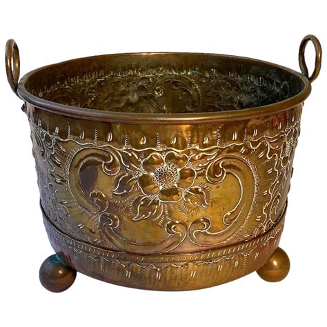 French Copper Repousse Round Two Handle Planter Jardiniere Pot Ruby