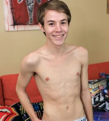 Estrellas porno gay en vídeos porno gay de Jovencitos gratis xHamster