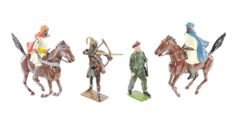 Lot 21 Vintage Britains Lead Toy Soldiers