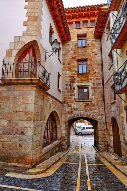 Pueblo de mora de rubielos en teruel españa Foto Premium