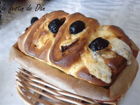 Le Festin De Dan Brioche Au Fromage De Brebis Tomates Et Olives