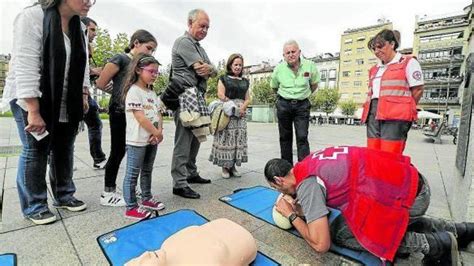 Cruz Roja Forma En Primeros Auxilios