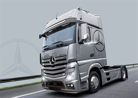 ITALERI Mercedes Benz Actros MP4 Gigaspace