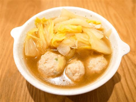 塩ラーメンスープでつくる白菜と鶏肉団子鍋のレシピ Tocos Kitchen トコズキッチン