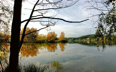 Góry Domy Rzeka Wiosna Drzewa Lasy