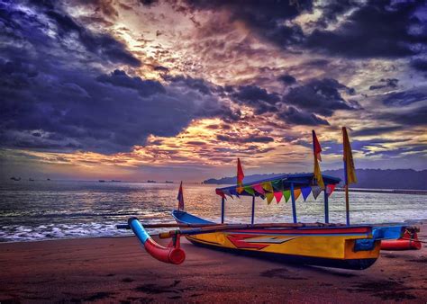 5 Fakta Menarik Teluk Penyu Cilacap Pantai Berpanorama Pulau