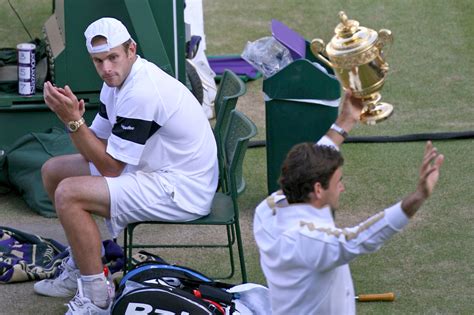 Andy Roddick’s hilarious tweet about Roger Federer’s Wimbledon serve | For The Win