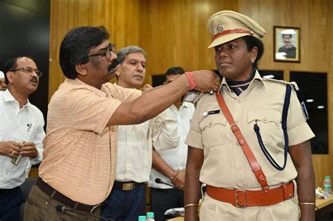 The Chief Minister Felicitated 24 Newly Promoted State Police Service