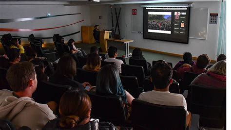 Estudiantes De Artes Pl Sticas Udlap Se Re Nen Con Artista