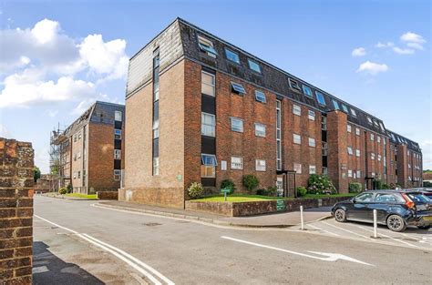 Bedroom Apartment For Sale In Swan Street Petersfield Gu