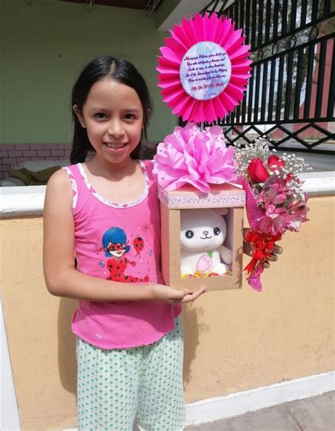 Pin De Anai Avila En Papeleria Manualidades Hacer Cajas De Regalo