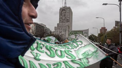 Marcha De La Cgt Avanzan Las Columnas De Los Sindicatos Cgt Y Cta