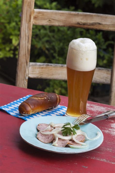 Weißbier ein obergäriges Weizenbier aus Bayern SCHMECKT MIR