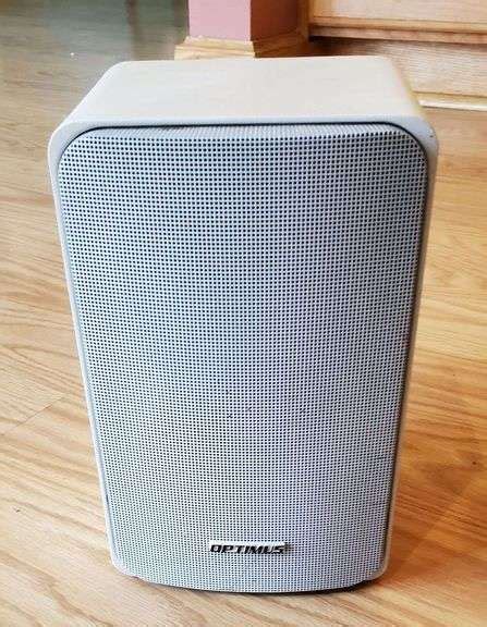 Radio Shack Optimus Pro 77 40 2058 Mini Bookshelf White Speaker Lil