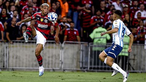 Lacuna Da Lateral Direita Do Flamengo Pode Virar Elo Fraco Em Jogo