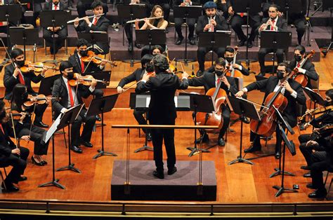 Orquesta Sinfónica Nacional Juvenil Director Helmuth Reichel