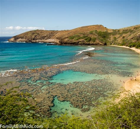 Photo of the Hanauma Bay with a coral reef in Oahu, Hawaii, USA ...