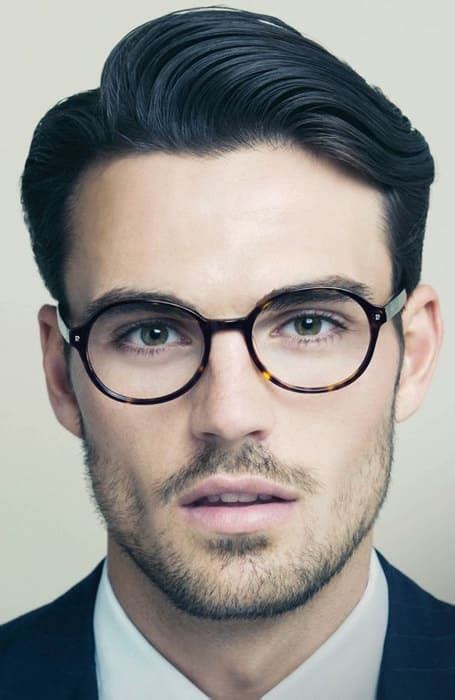 20 Best Professional And Business Hairstyles For Men In 2024