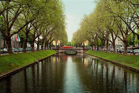 Stadtgraben Canal, Konigsallee, Dusseldorf, Germany · Free Stock Photo