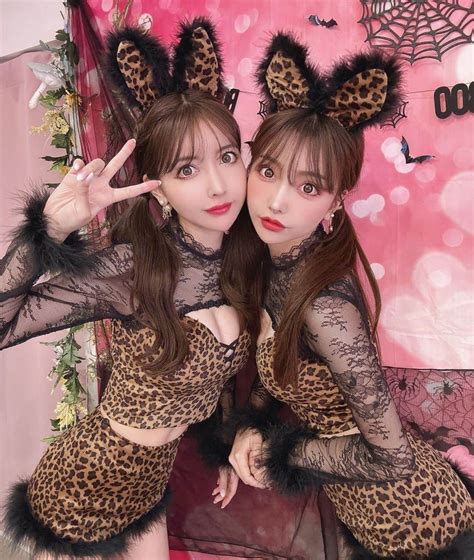 吉川ちえさんのインスタグラム写真 吉川ちえinstagram 「【🐆🩷🐆🩷🐆🩷】 双子でヒョウのコスプレ😍 ️ 実はこれカナちゃんが