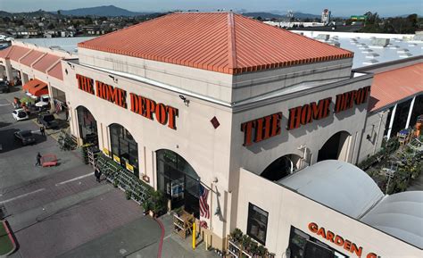 Los Angeles Firm Buys San Diego Shopping Center For 99 Million