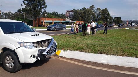 Passageira De Moto Fica Ferida Em Acidente No Trevo Da Portal Na Br