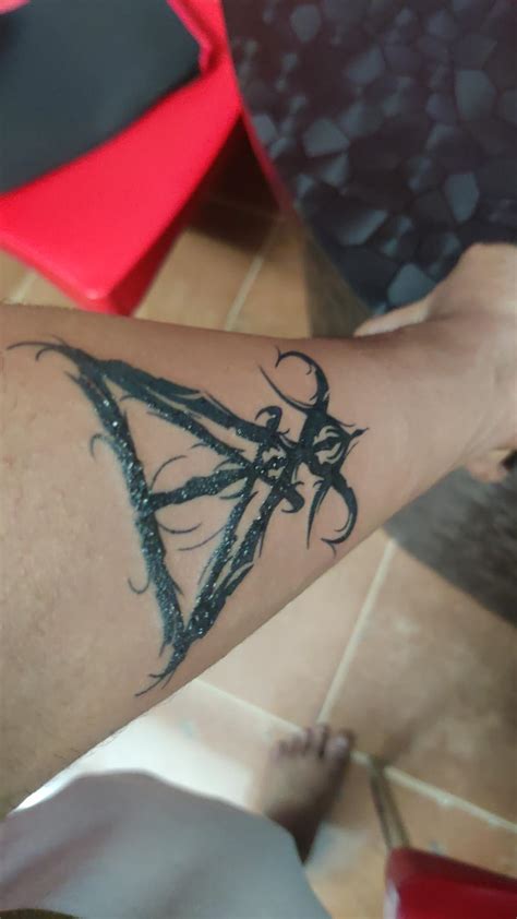 I have got this royal Sigil tattooed, can anybody tell me how can I ...