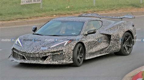 Chevy Corvette Z06 C8 Spied In Light Camouflage Revealing Mean Body