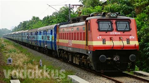 The Legendary Kerala Express in its Full 24 Coach Length! - Fottams!