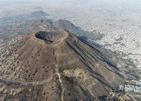 La Sierra De Santa Catarina Volcanes Que Adornan El Oriente De La