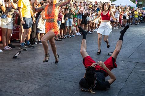 Carrera De Tacones En Pride Barcelona Fotos