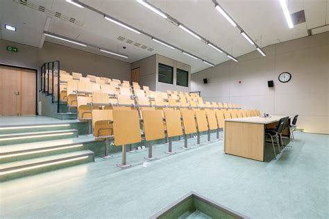 Aula B Centrum Nauk Biologiczno Chemicznych Uw