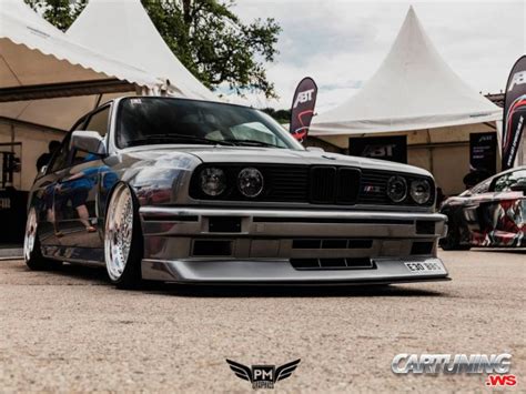 Stanced BMW M3 E30, front