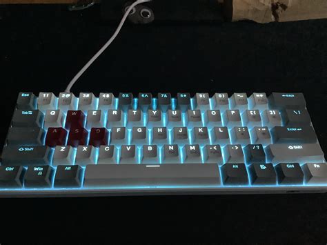 How do I click arrow keys on this keyboard! : r/pcmasterrace