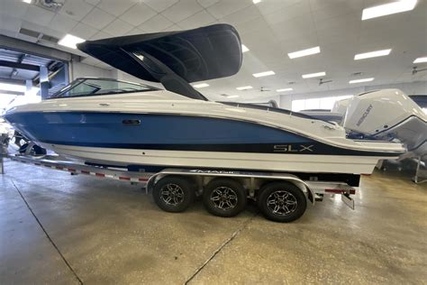 Sea Ray Slx Outboard Runabout For Sale Yachtworld