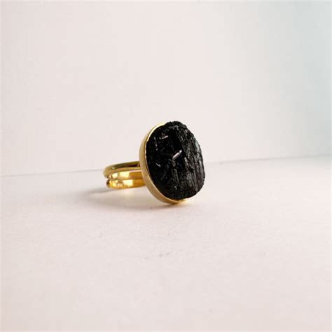 Anillo Petite Turmalina Negra Enchapado