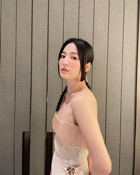 表姐 on Twitter 美國佬影相系列 前兩張係大會影後兩張係宋慧喬自己影美國佬係咪黑圖製造機