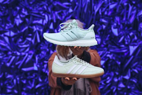 Sneaker Zimmer De Naked Adidas UltraBoost Waves Pack Samba