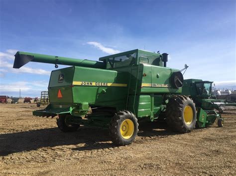 John Deere 8820 Turbo Combine