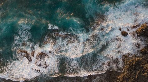 Vista A Rea De Fal Sias E Espuma Das Ondas Do Mar Oceano Atl Ntico Nas