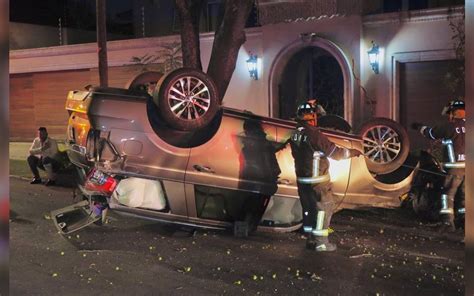 Por Presuntamente Manejar Ebrio Conductor Choca Y Vuelca En Reforma