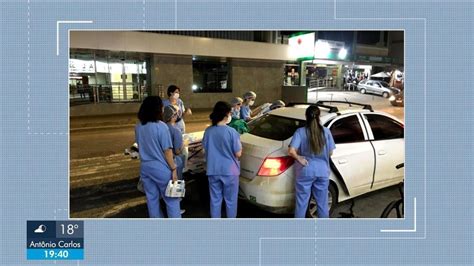 V Deo Beb Nasce Dentro De Carro Em Frente A Hospital De Blumenau