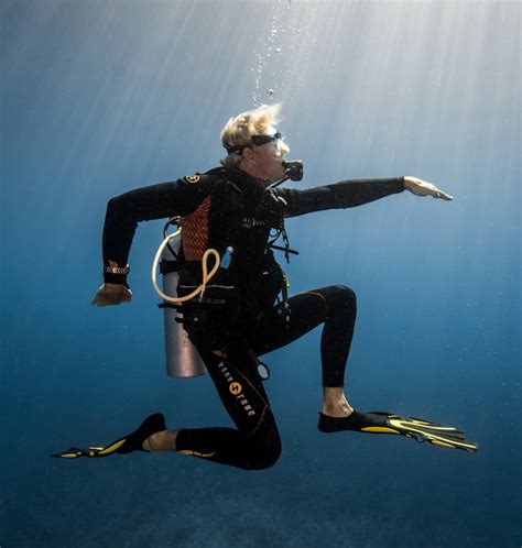 Peak Performance Buyoancy Padi Eleuthera Tahiti Diving Center