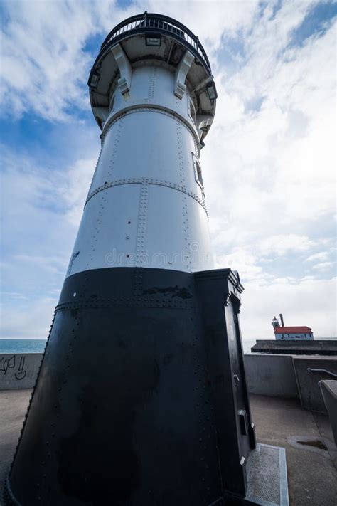 De Twee Vuurtoren Van De Haven Van Duluth In Het Noorden En Het Zuiden