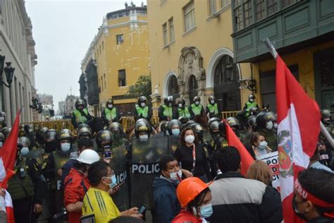 Simpatizantes De Fuerza Popular Se Enfrentaron A La Pnp Para Llegar A