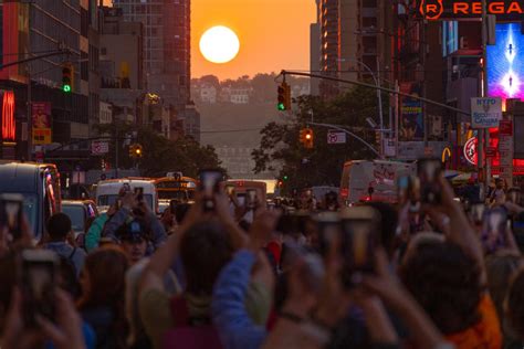 Manhattanhenge How To Photograph New Yorks Spectacular Sunset Event Tonight