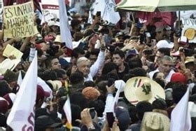 Amlo Encabeza Multitudinaria Marcha En M Xico Y Muestra M Sculo De Cara