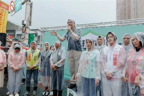 青鳥吃牛排卻給老人發饅頭？郭正亮憂藍軍號召力仍輸民進黨 政治快訊 要聞 Nownews今日新聞