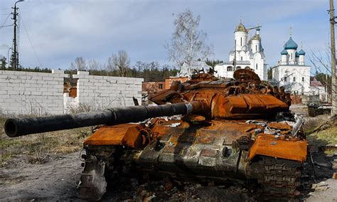 Dramatic Moment Ukrainian Forces Destroy Russian T 73 In A Tank Duel