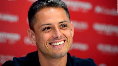 Chicharito Hernández ya tendría fecha de presentación con Chivas